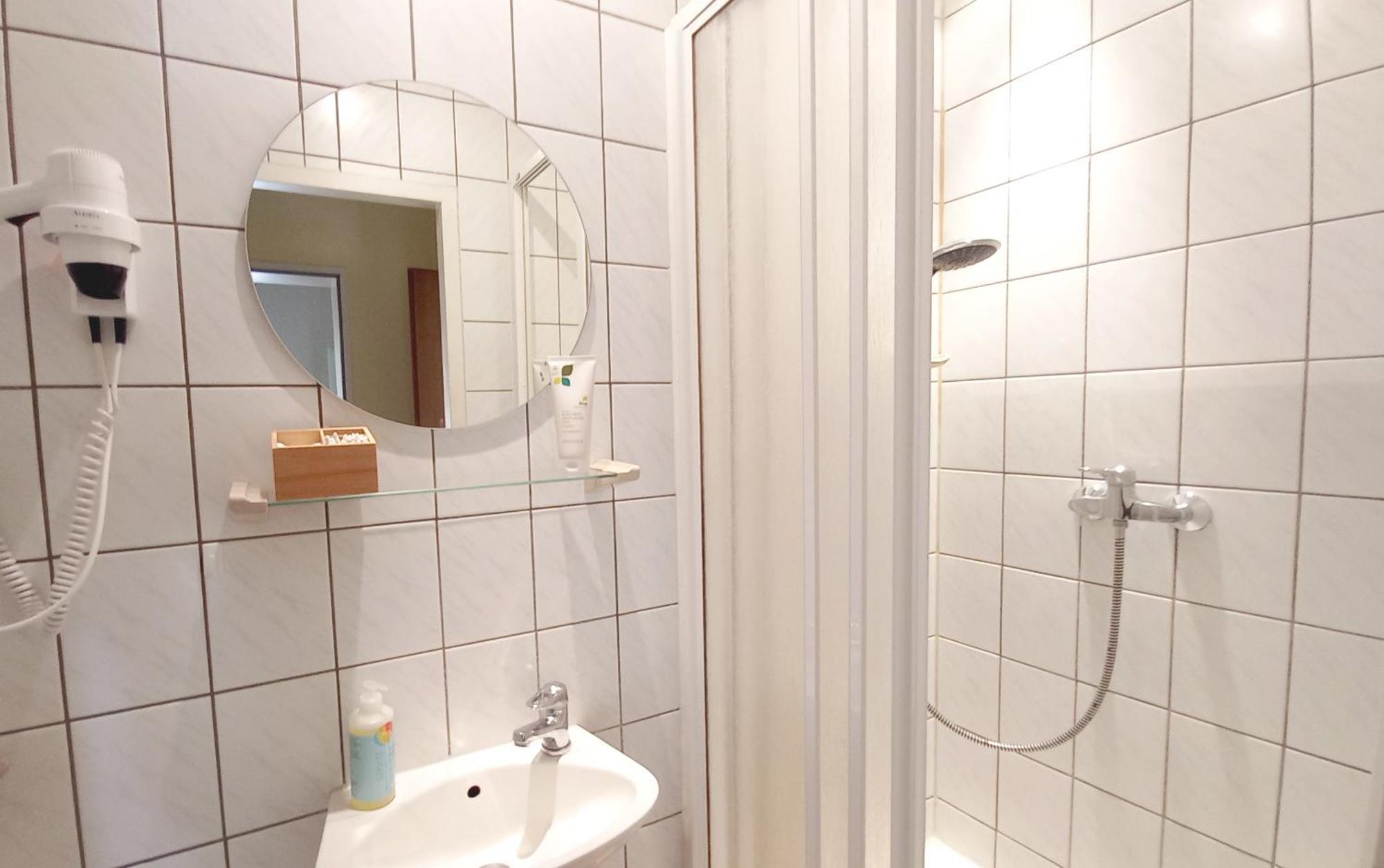 Triskele Haus - Oekologisches Gaestehaus Der Heilstaette Strelitz Neustrelitz Room photo